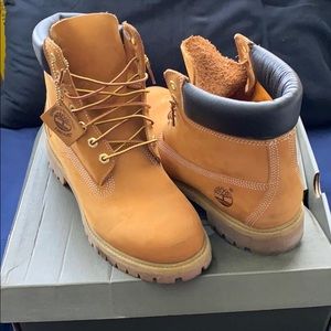 Men’s timberland boots size 9.5